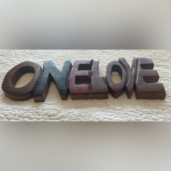 ONE LOVE wooden wall decor - made of one piece of solid wood - Picture 4 of 5